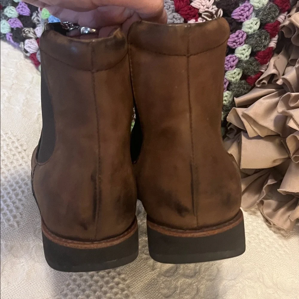 Johnston & Murphy Flex Sole Slip On Brown Distressed Leather Ankle Chelsea Boots